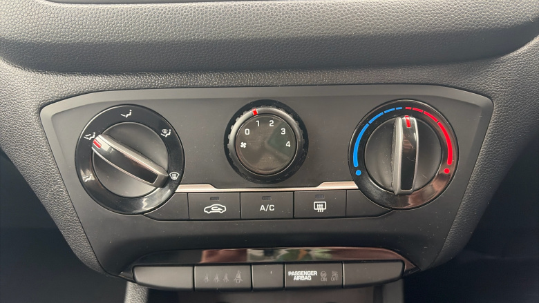 Hyundai i20 1.2 MPi SE 5dr Petrol Hatchback